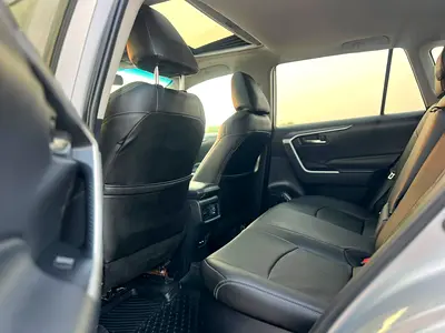 2021 Toyota RAV 4 — миниатюра 16