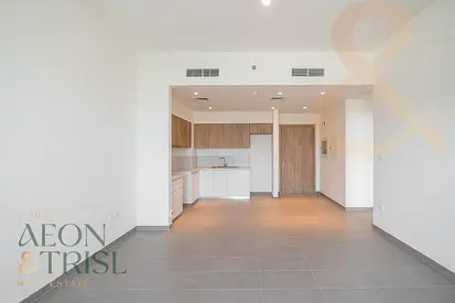 Ready to Move l Prime Location l Community Living