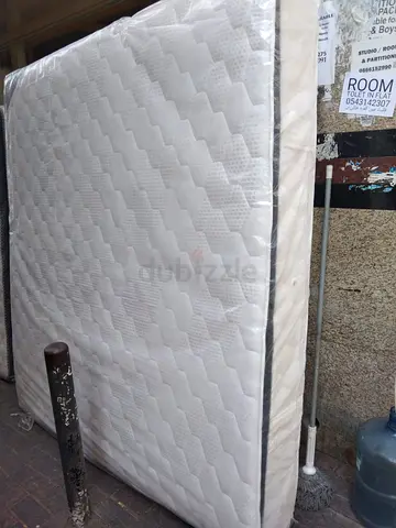 Mattress with top foam 180x200cm King size mattress.  Same day delivery available