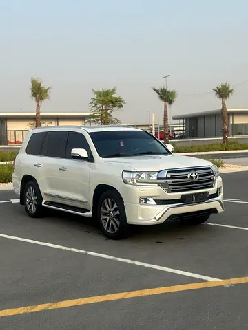 2018 Toyota LAND CRUISER — фото 2