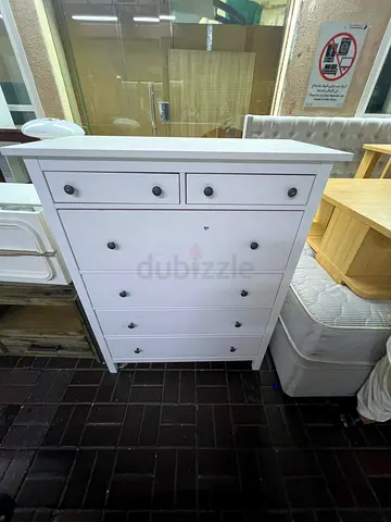 White 5-Drawer Chest / Dresser - Solid Wood Look