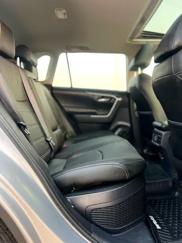 2021 Toyota RAV 4 — миниатюра 15