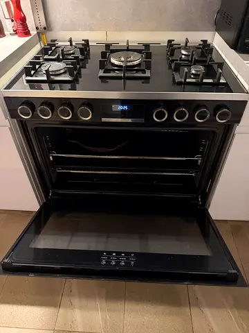 Bosch black series 8 gas cooker latest model