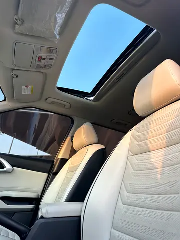 صورة 15 لـ 2023 KIA CARENS