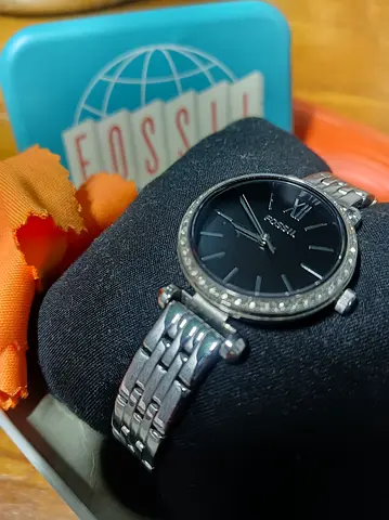 decluttering: Fossil women's wristwatch 10mm