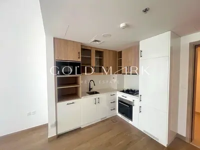 High Floor I Vacant 1 Bedroom I Pool view