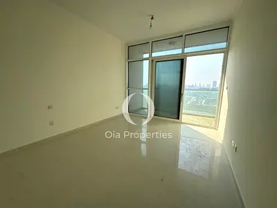 Skyline Views| Semi-furnished| Huge Layout