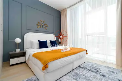 FULLY FURNISHED | MID FLOOR | VACANT