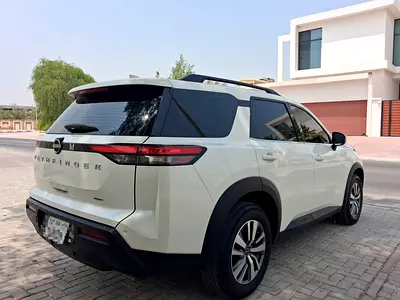 Nissan Pathfinder SV 2022 | GCC Specs | Low Mileage | Excellent Condition