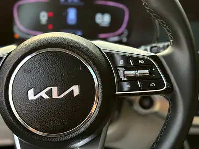 صورة 13 لـ 2023 KIA CARENS