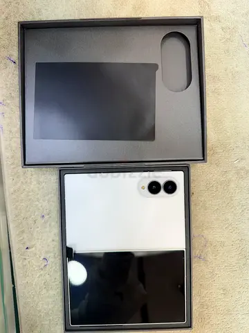 Samsung Z Fold 8