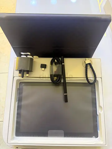 Tablet with Stylus, Charger and Case - Good Condition