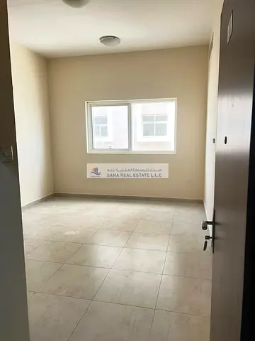 Studio flat 18500