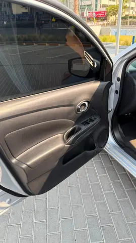 2019 Nissan VERSA 照片 6