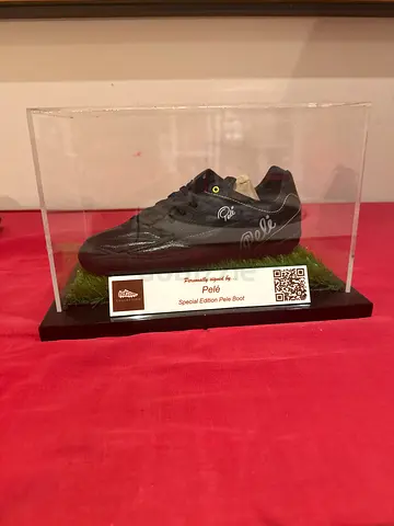 Signed Football Boot by Pelé in Display Case (Framed Memorabilia)