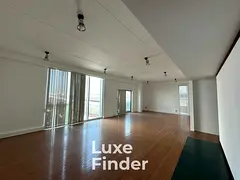 Vacant I Optional Layout I Premium Office Studio