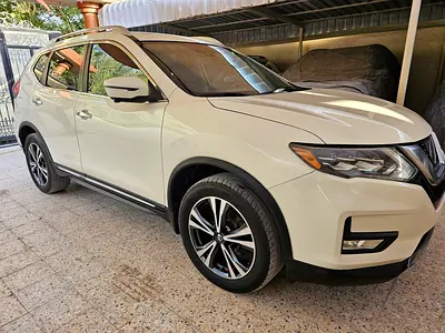 2017 Nissan ROGUE — фото 4