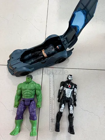 Batman Batmobile with 3 Superhero Action Figures (Hulk, Iron Man variant, Batman) - Preowned, 30cm