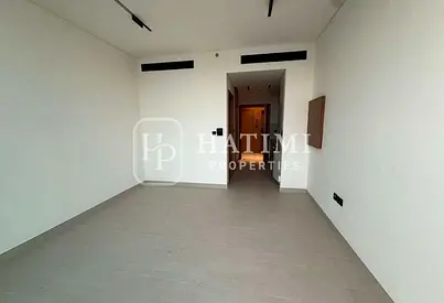 Close to Mall | High‑Floor Studio | Open Views
