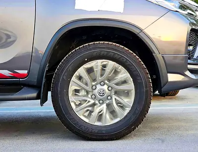 2026 Toyota FORTUNER photo 6