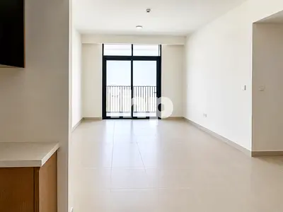 Waterfront living | Unfurnished | Ready to move