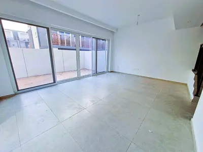 UNFURNISHED | NEW | MIDDLE UNIT | BACK TO BACK