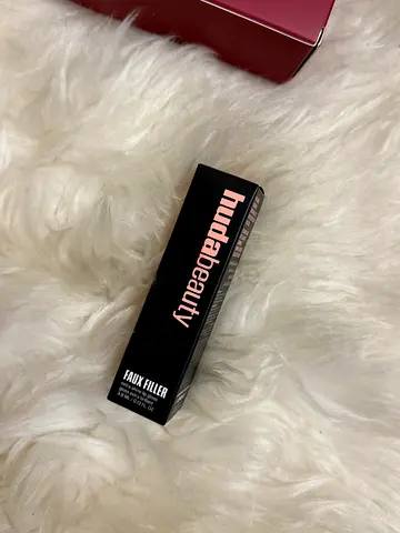 SALE | HUDA BEAUTY Faux Filler Lip Gloss – Richcealer