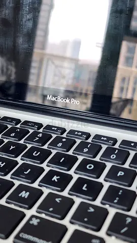Apple MacBook Pro Laptop