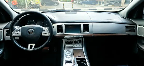 صورة مصغرة 12 لـ 2015 Jaguar XF
