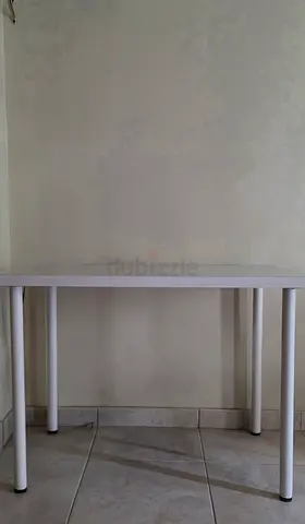 Simple white rectangular study/table - good condition
