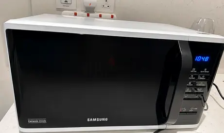 Samsung 23L Solo Microwave – White | Like New + Warranty