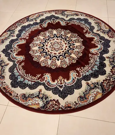 Round carpet