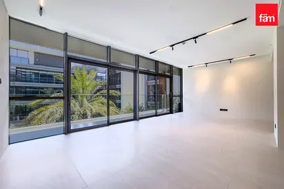 Bright Unit| High Floor | Vacant