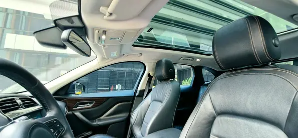 2017 Jaguar F-PACE thumbnail 18