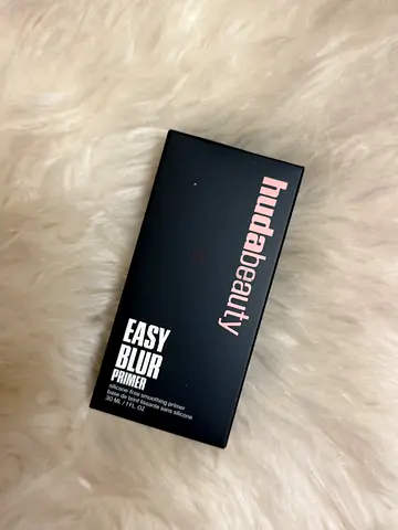 SALE | HUDA BEAUTY Easy Blur Primer