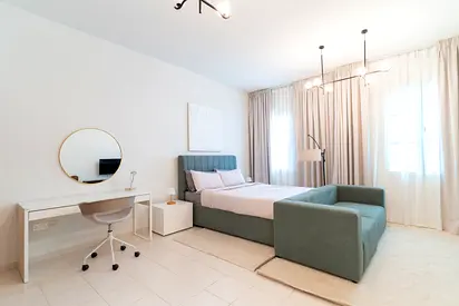Spacious studio | Comfortable layout | Prime International City location | P02