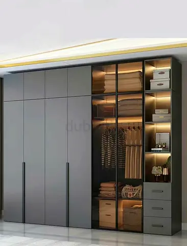 Modern Built-in Wardrobe with Glass Display and Drawers