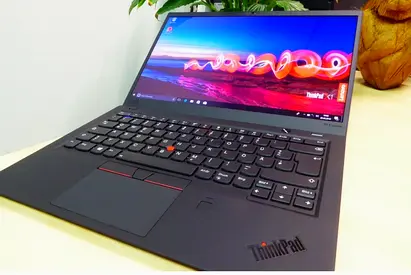 X1 CARBON i7-VPRO LENOVO THINKPAD (16GB RAM 512GB SSD)