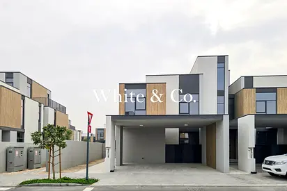 4BR + M | End Unit | Single Row | Vacant