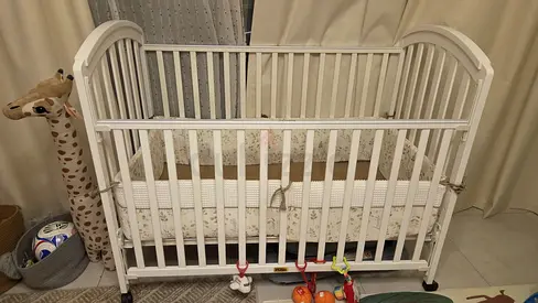 Juniors Baby Crib