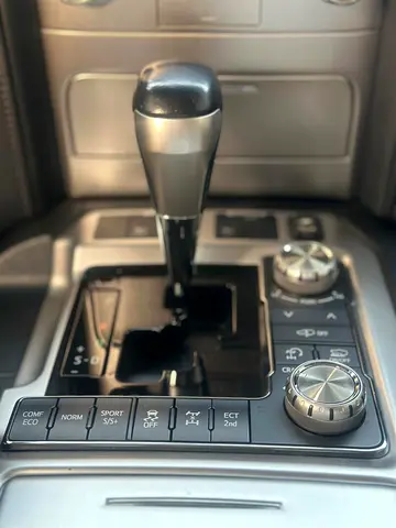 2018 Toyota LAND CRUISER — фото 12