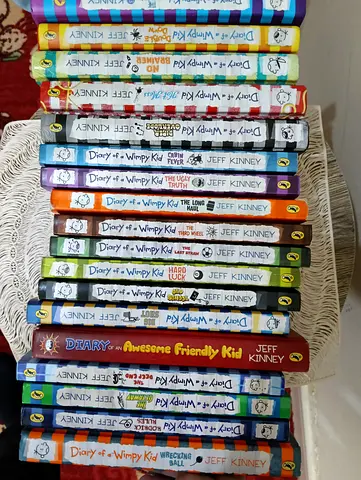 Diary of a Wimpy Kid book set (multiple volumes) - Jeff Kinney