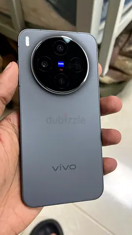 Vivo x300 - TDRA version, new mobile, excellent condition, only one month old, 16gb ram, 512gb.