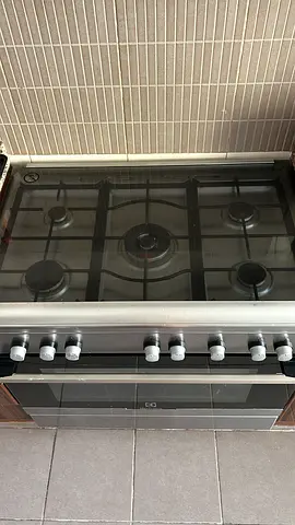 Electrolux 90 x 60, Five-Burner Gas Cooker with Oven - URGENT sale