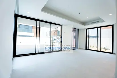 Elegant Single-Row Corner Villa | Vacant & Move-In
