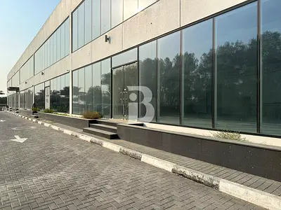 Prime Showroom | Vacant | New | Great Location