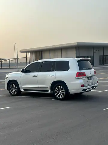 2018 Toyota LAND CRUISER — фото 5