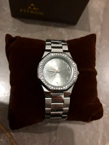 Beautiful Ladies Watch - Very Elegant (Brand New)