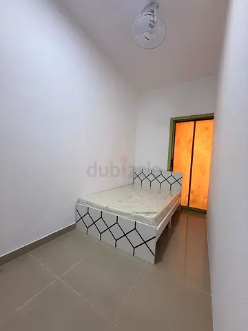 Partition room for couples available in Al Qusais near Madina Mall Muhaisnah 4