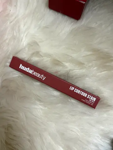 SALE | HUDA BEAUTY Lip Contour Stain – Warm Brown